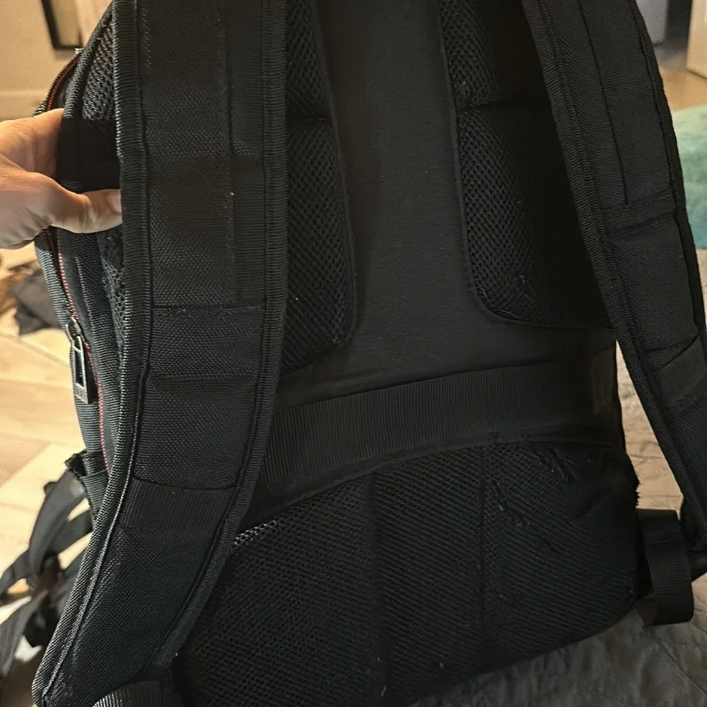 London fog backpack - Picture 7 of 9